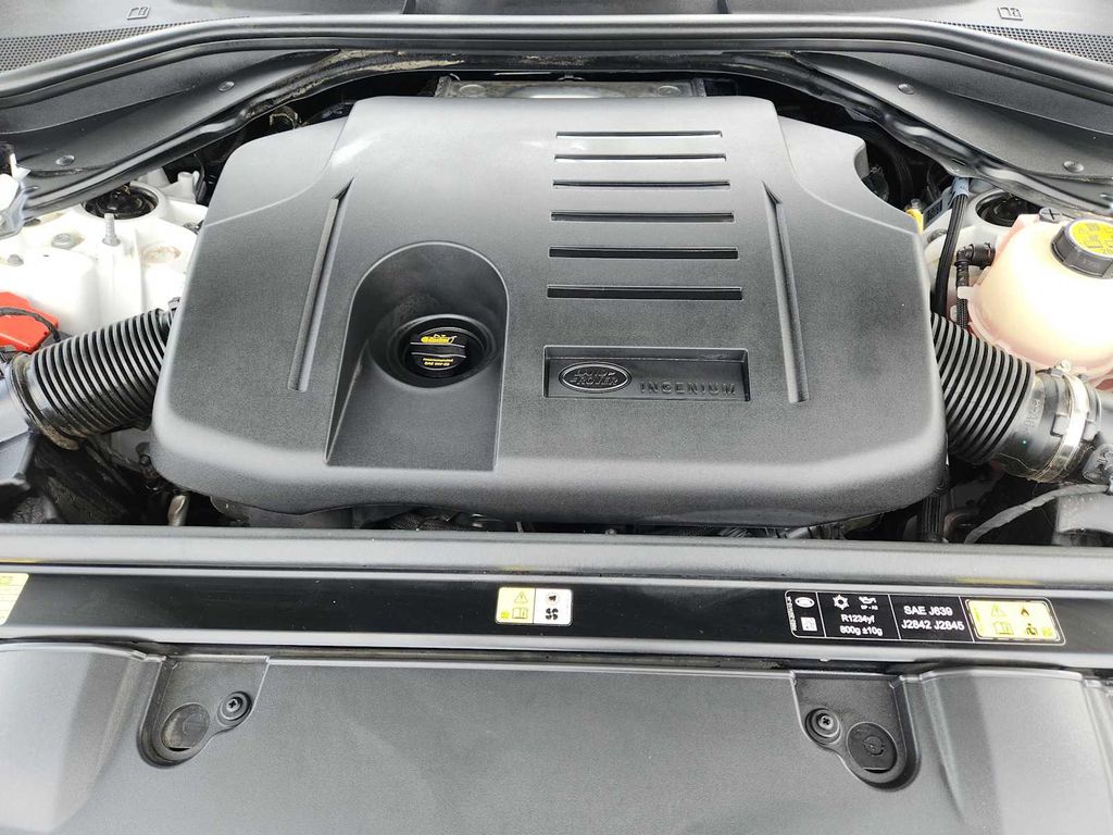 2025 LAND Rover RANGE ROVER P400 SE SWB — миниатюра 31