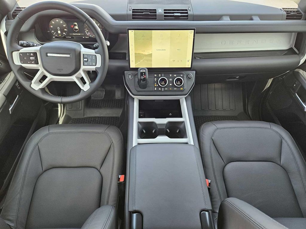 2026 LAND Rover DEFENDER P300 S — миниатюра 25