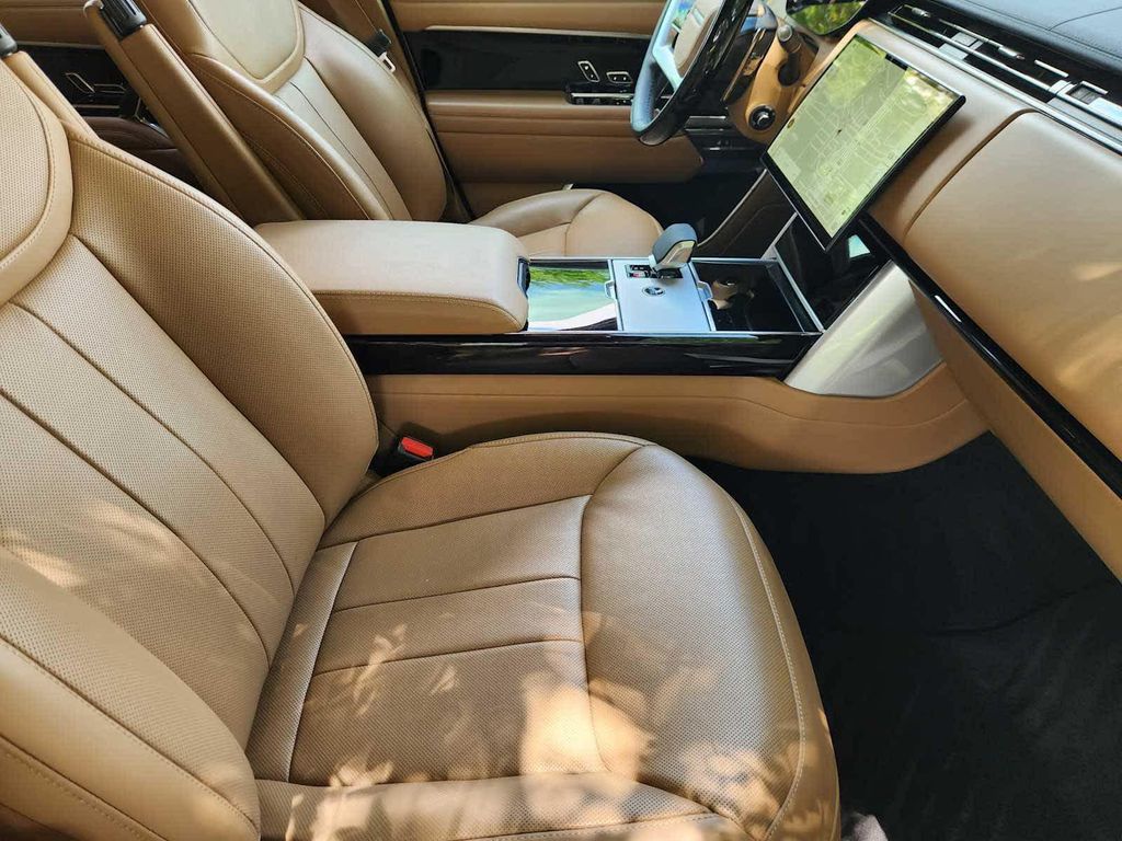 صورة مصغرة 12 لـ 2024 LAND Rover RANGE ROVER P530 SE