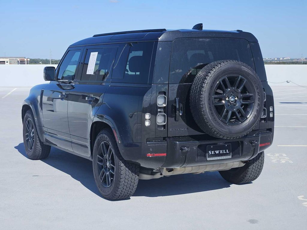 صورة 7 لـ 2025 LAND Rover DEFENDER 110 P400 X