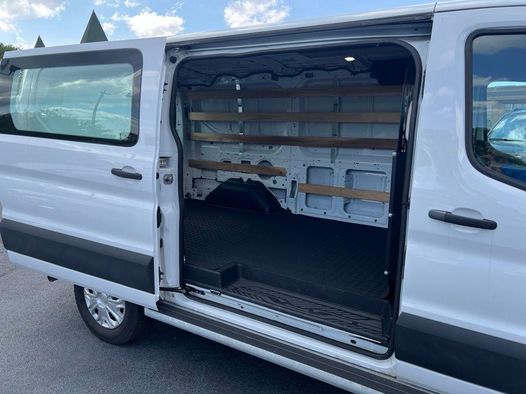 2025 FORD TRANSIT-250 BASE — миниатюра 18