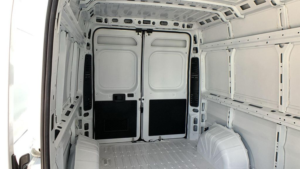 صورة مصغرة 26 لـ 2026 RAM PROMASTER 2500 TRADESMAN