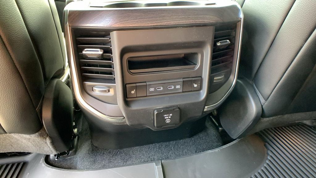 صورة مصغرة 28 لـ 2026 RAM 1500 LARAMIE