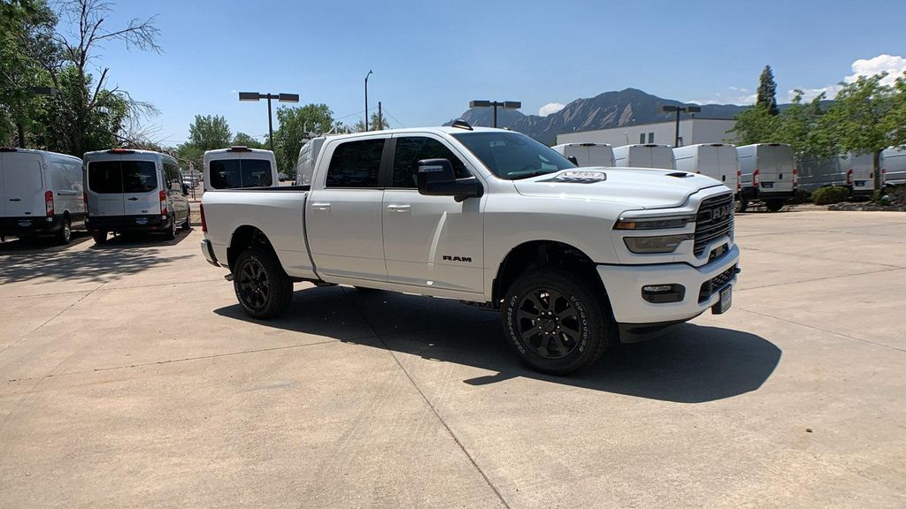 صورة 7 لـ 2026 RAM 2500 LARAMIE CREW CAB 4X4 6'4' BOX