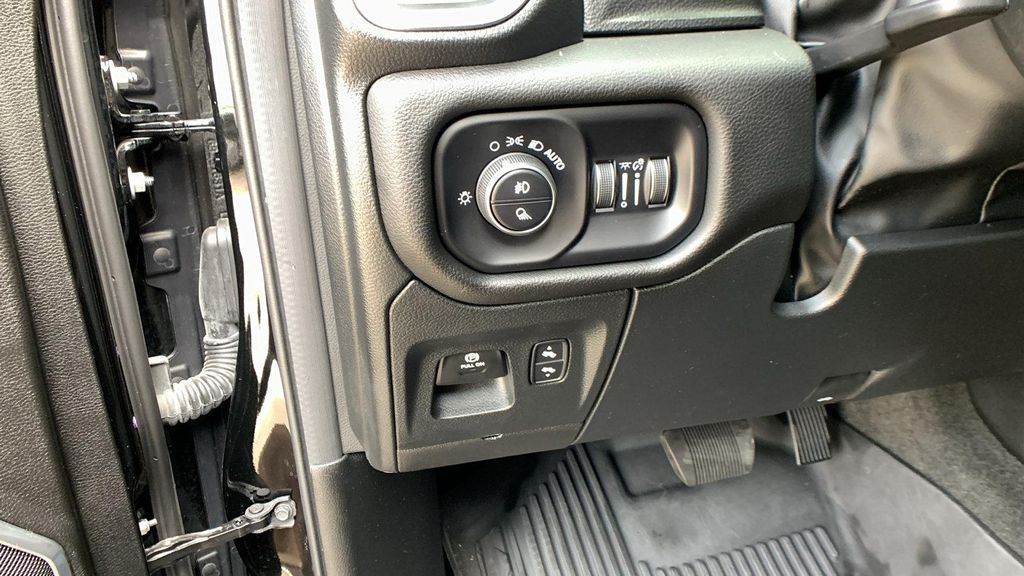 صورة مصغرة 15 لـ 2023 RAM 1500 LARAMIE