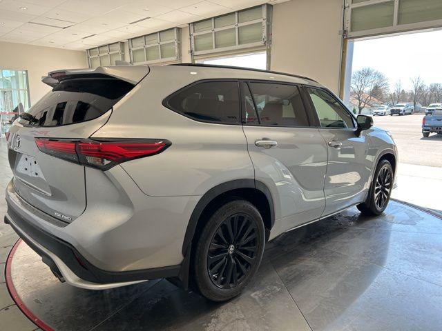 TOYOTA HIGHLANDER - 7