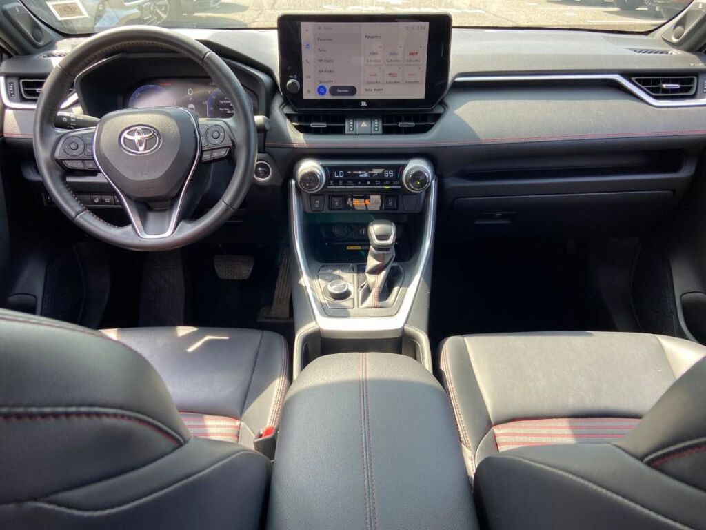 صورة 12 لـ 2024 Toyota RAV4 PRIME XSE