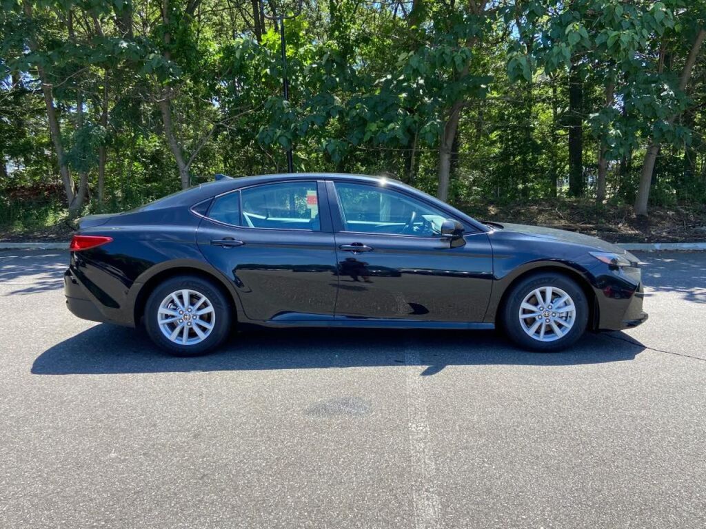 صورة مصغرة 3 لـ 2026 Toyota CAMRY LE