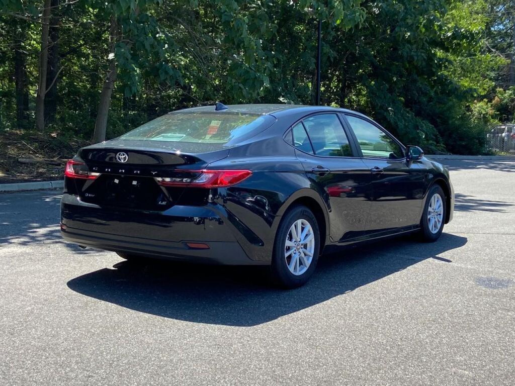 صورة مصغرة 4 لـ 2026 Toyota CAMRY LE