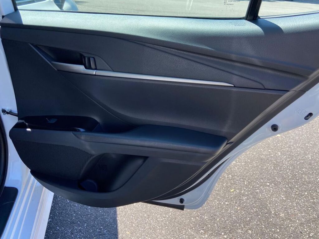 2026 Toyota CAMRY SE 缩略图 28