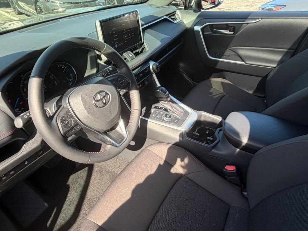صورة مصغرة 22 لـ 2024 Toyota RAV4 PRIME SE