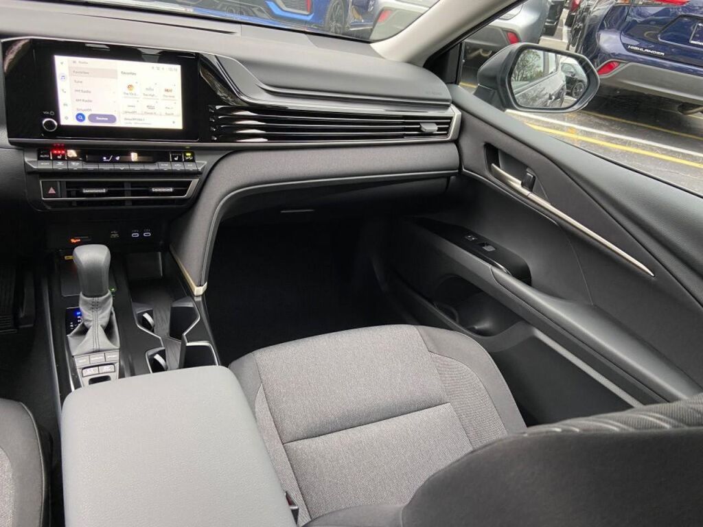صورة مصغرة 15 لـ 2026 Toyota CAMRY LE
