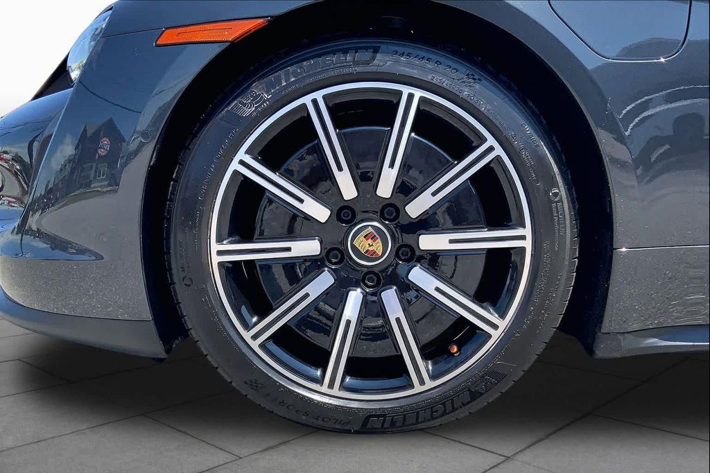 2022 Porsche TAYCAN 4S — фото 9