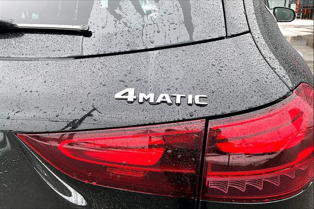 MERCEDES-BENZ GLA-CLASS - 10