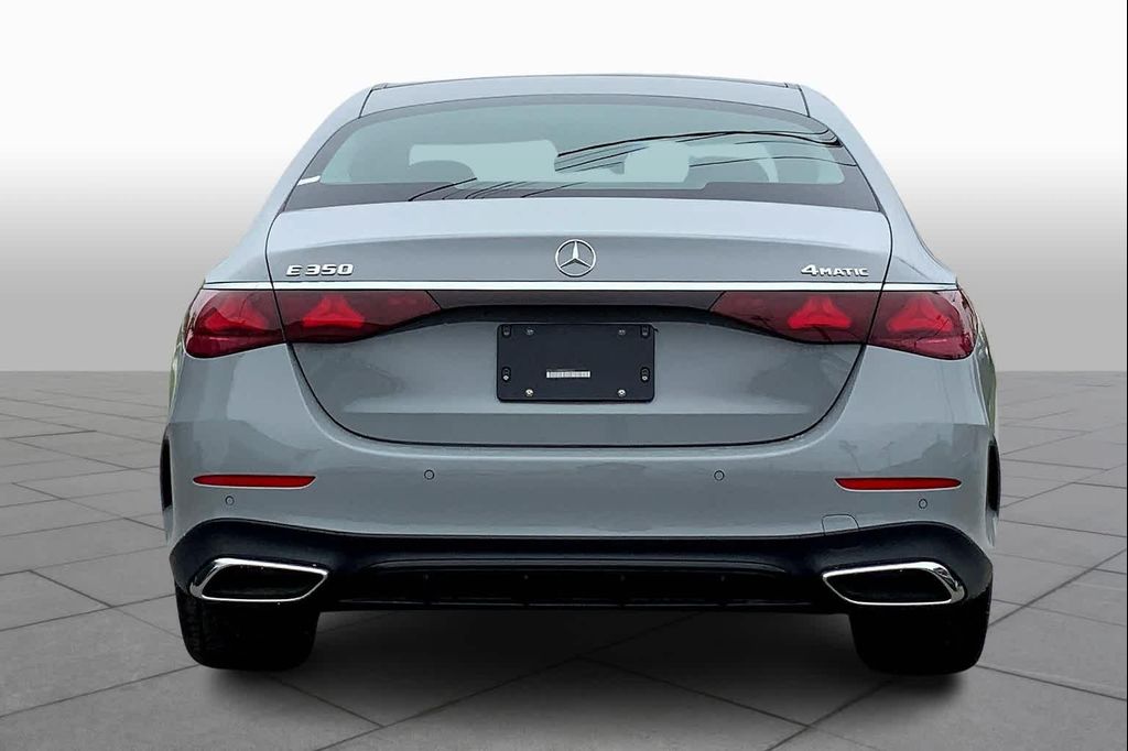 MERCEDES-BENZ E-CLASS - 5