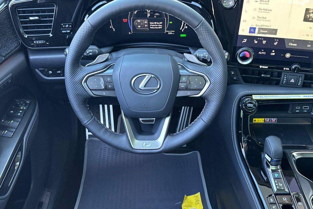 صورة مصغرة 11 لـ 2026 Lexus NX 350H AWD