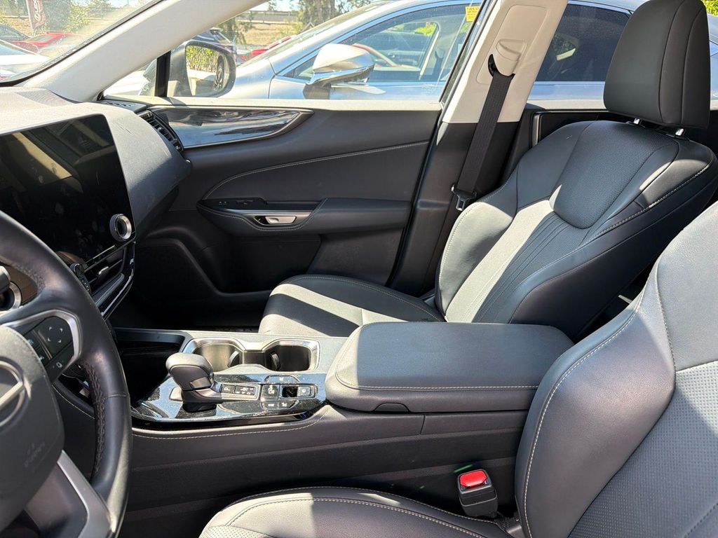 صورة 6 لـ 2025 Lexus NX 350H PREMIUM