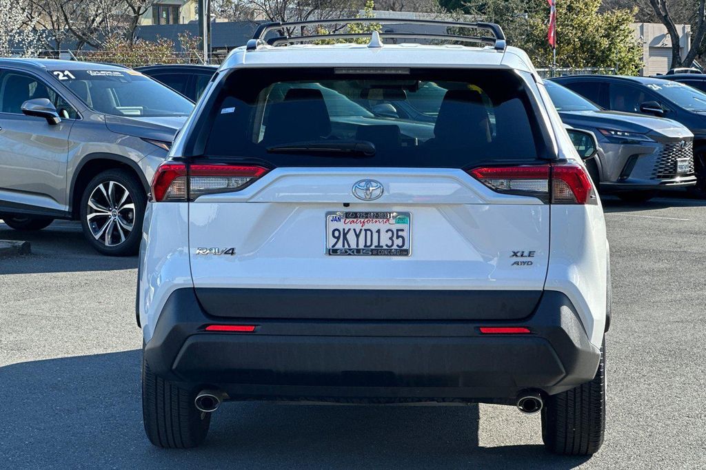 TOYOTA RAV4 - 5