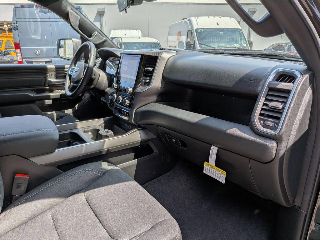 2026 RAM 1500 EXPRESS — миниатюра 21
