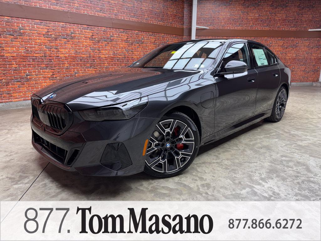 2027 BMW 550E 550E XDRIVE 照片 1