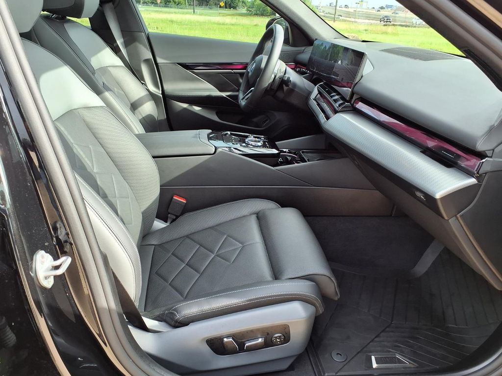 2026 BMW 550E 550E XDRIVE — миниатюра 20