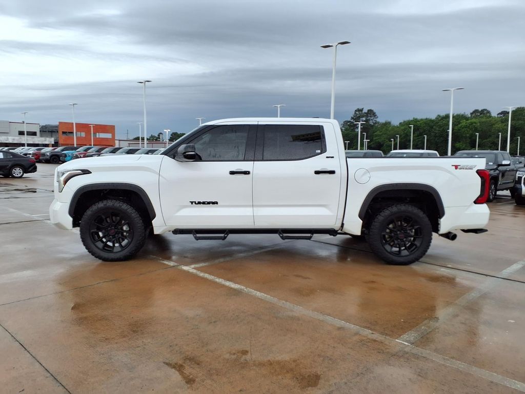 TOYOTA TUNDRA - 8