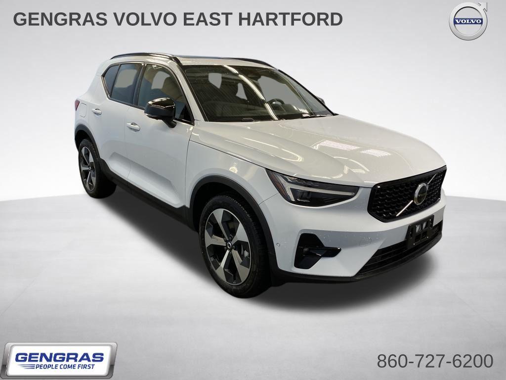 New 2026 Volvo XC40 B5 Plus