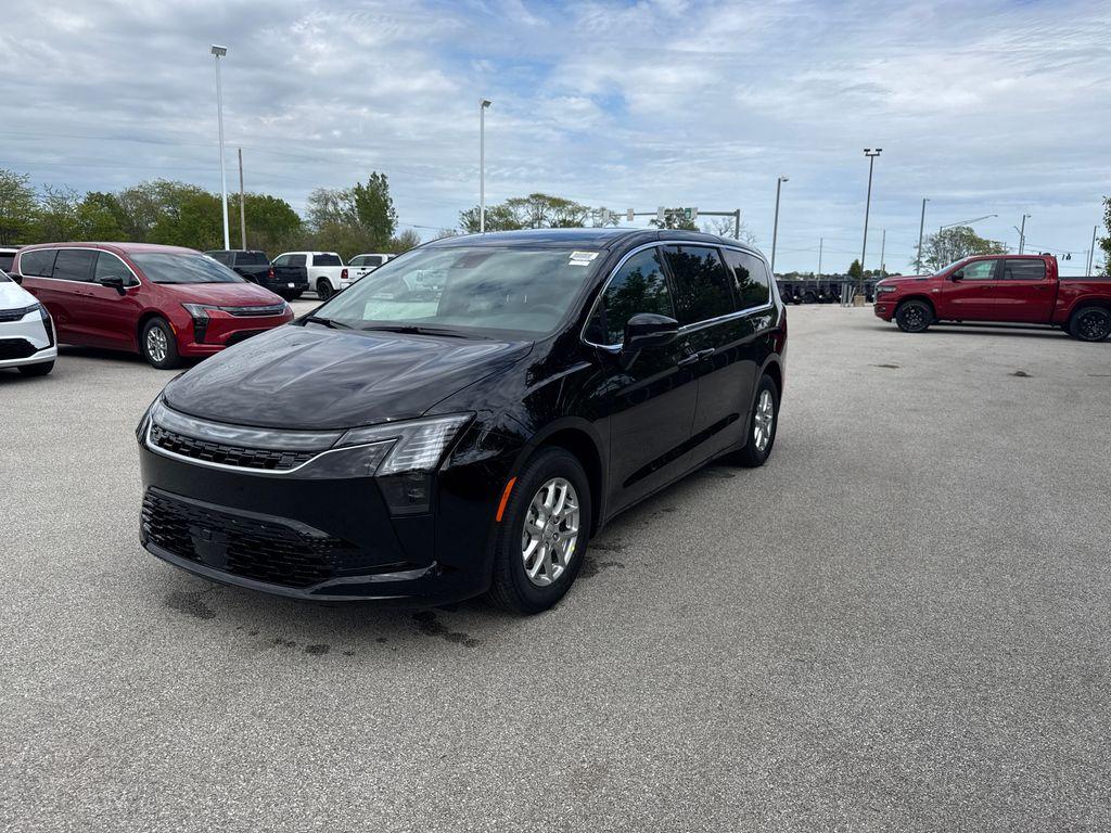 New 2027 Chrysler Pacifica SELECT