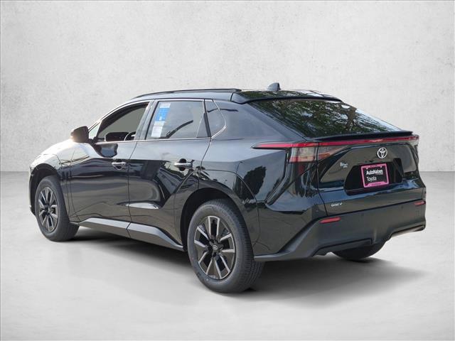 2026 Toyota BZ XLE PLUS — фото 8