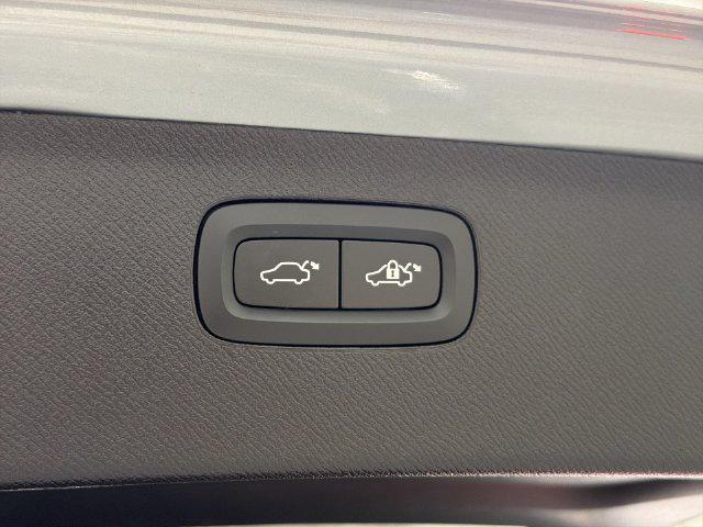 صورة مصغرة 16 لـ 2026 Volvo XC90 PLUS, B6 AWD GAS (MILD HYBRID), GASOLINE, BRI