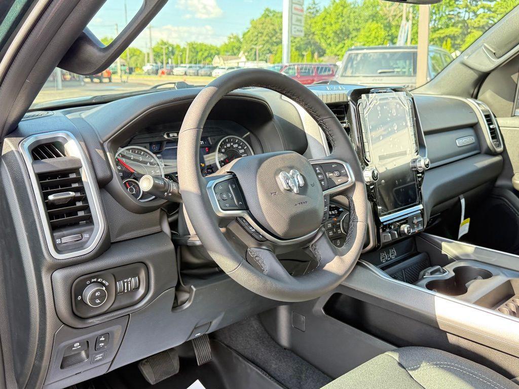 2026 RAM 1500 BIG HORN/LONE STAR — миниатюра 17