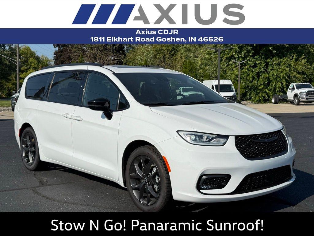 New 2025 Chrysler Pacifica Limited