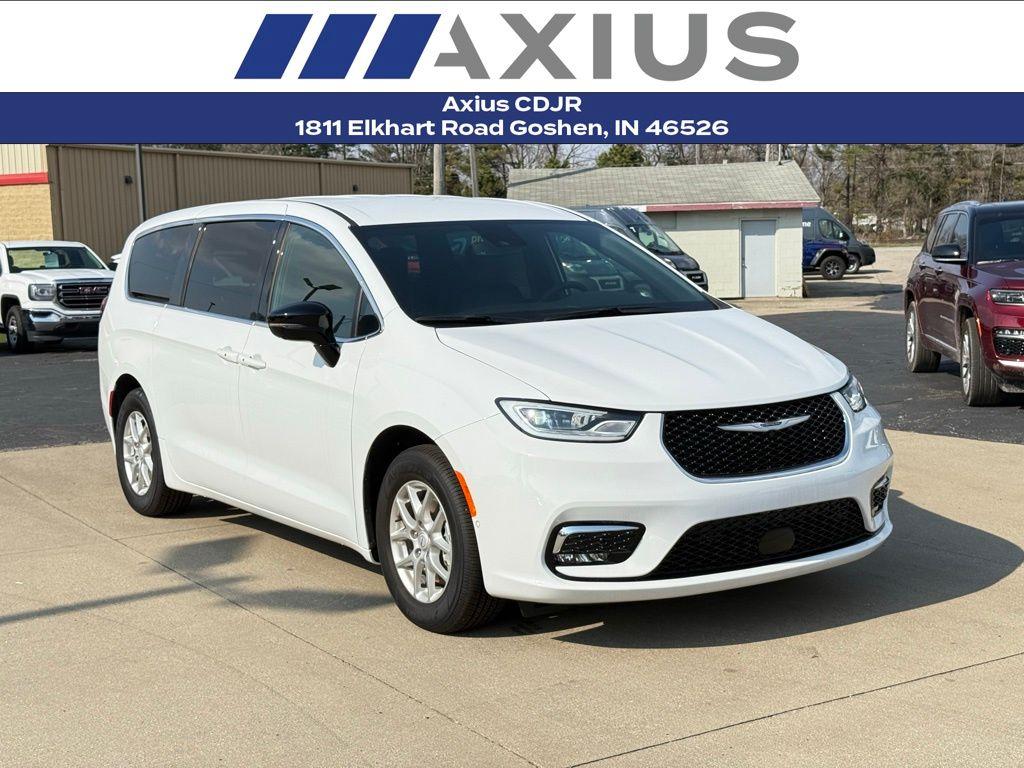 New 2025 Chrysler Pacifica Select