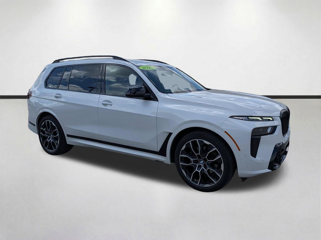 صورة 2 لـ 2026 BMW X7 M60I