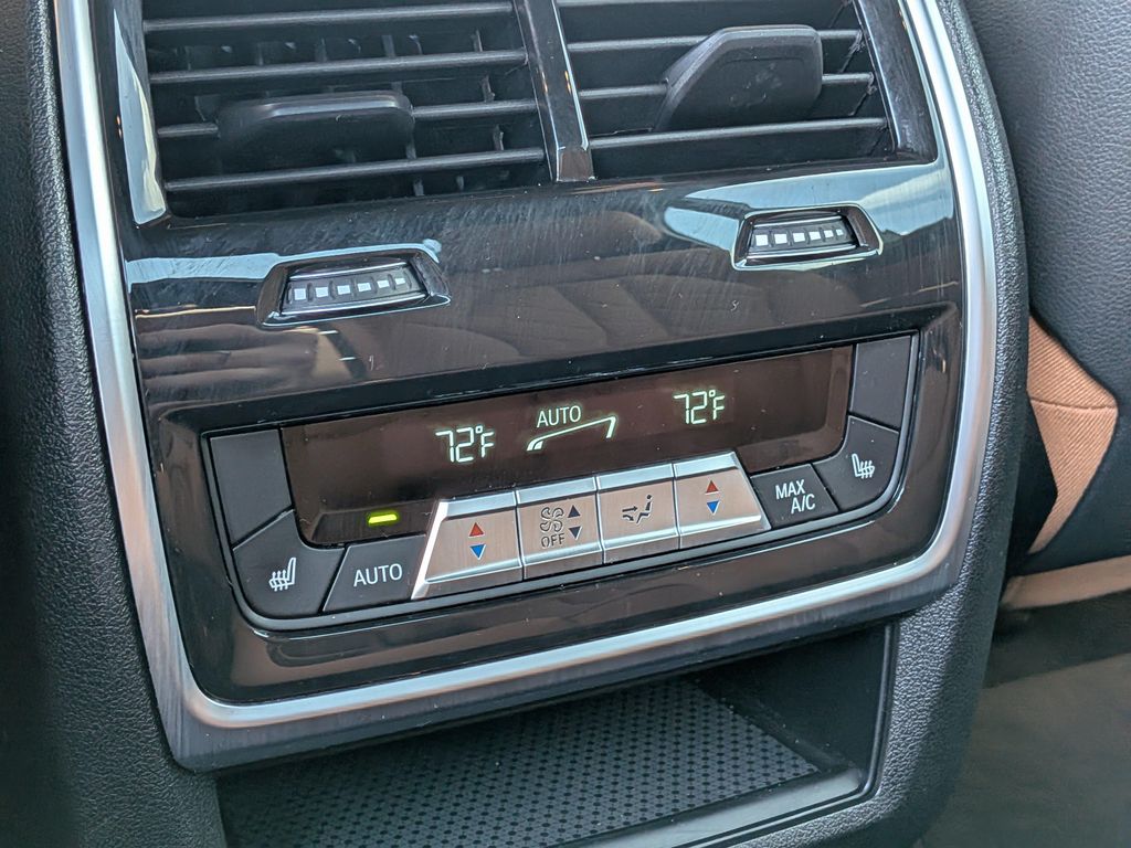 صورة مصغرة 17 لـ 2026 BMW X7 XDRIVE40I