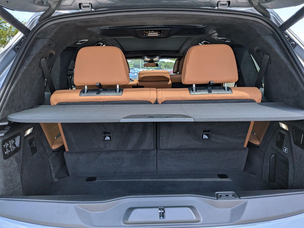 صورة مصغرة 13 لـ 2026 BMW X7 XDRIVE40I