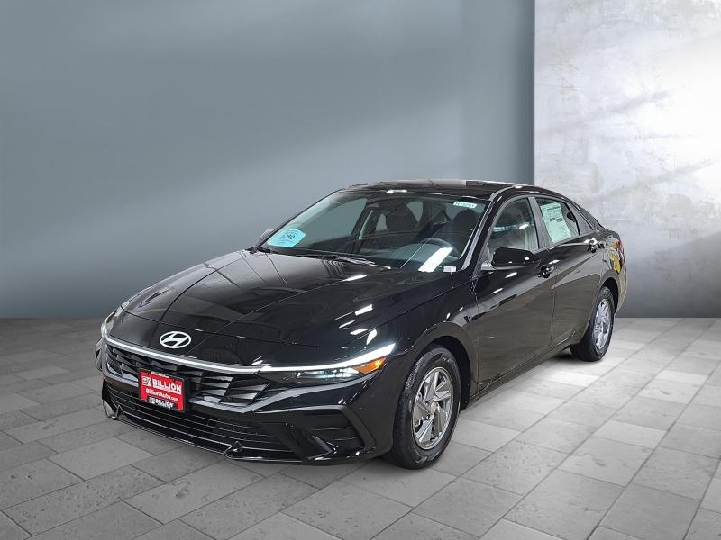 New 2026 Hyundai ELANTRA SE