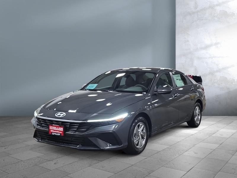 New 2026 Hyundai ELANTRA SE