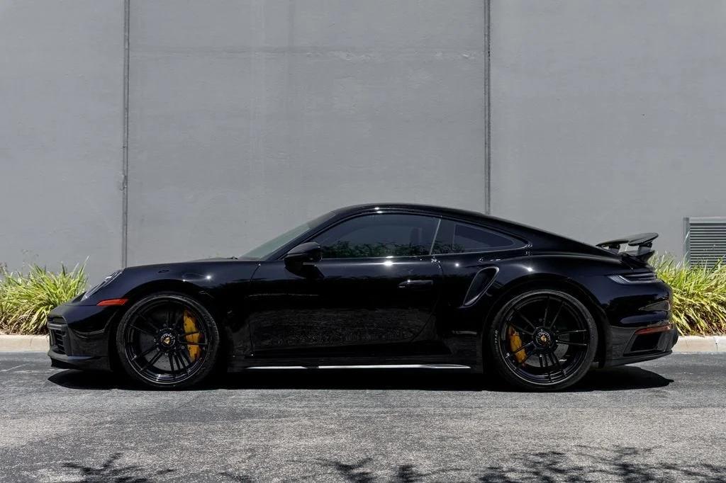 2022 Porsche 911 TURBO S photo 2