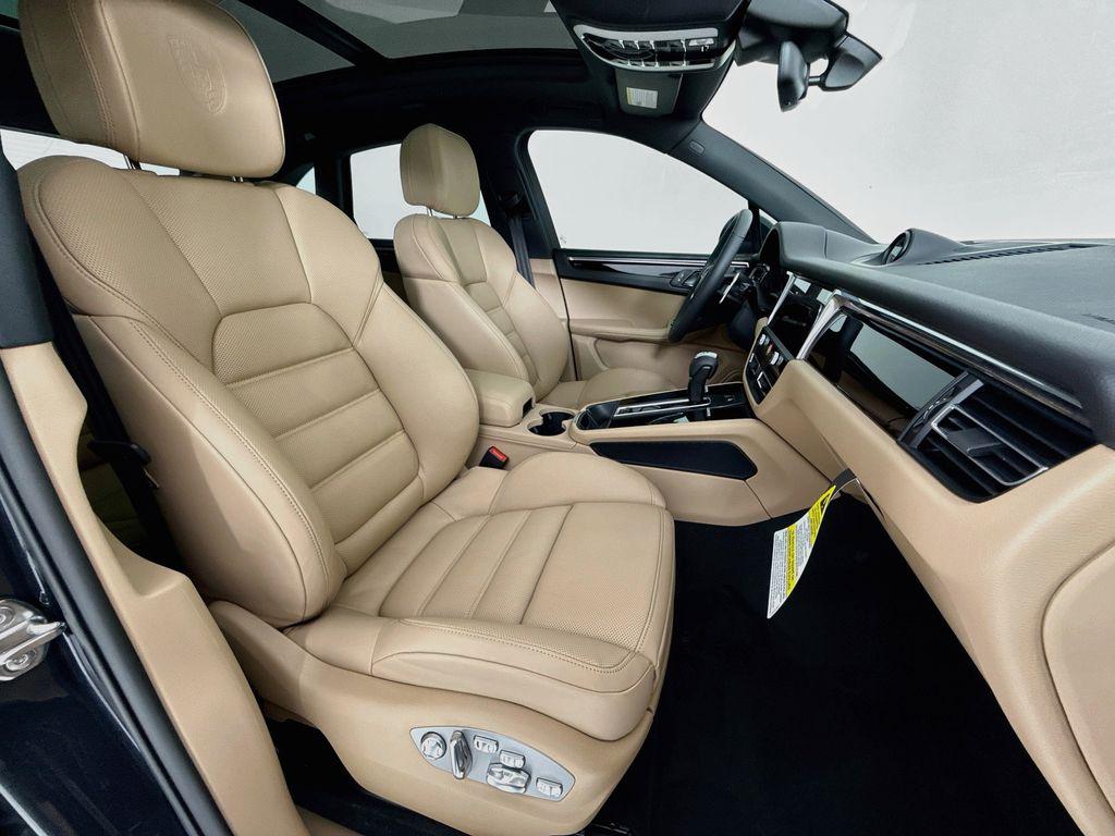 2026 Porsche MACAN — миниатюра 30