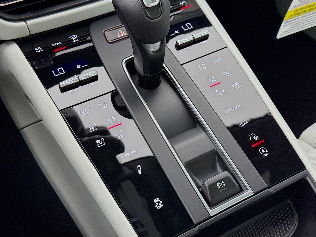 2026 Porsche MACAN — миниатюра 24