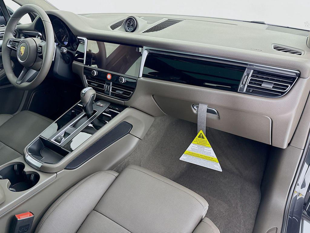 صورة مصغرة 32 لـ 2026 Porsche MACAN