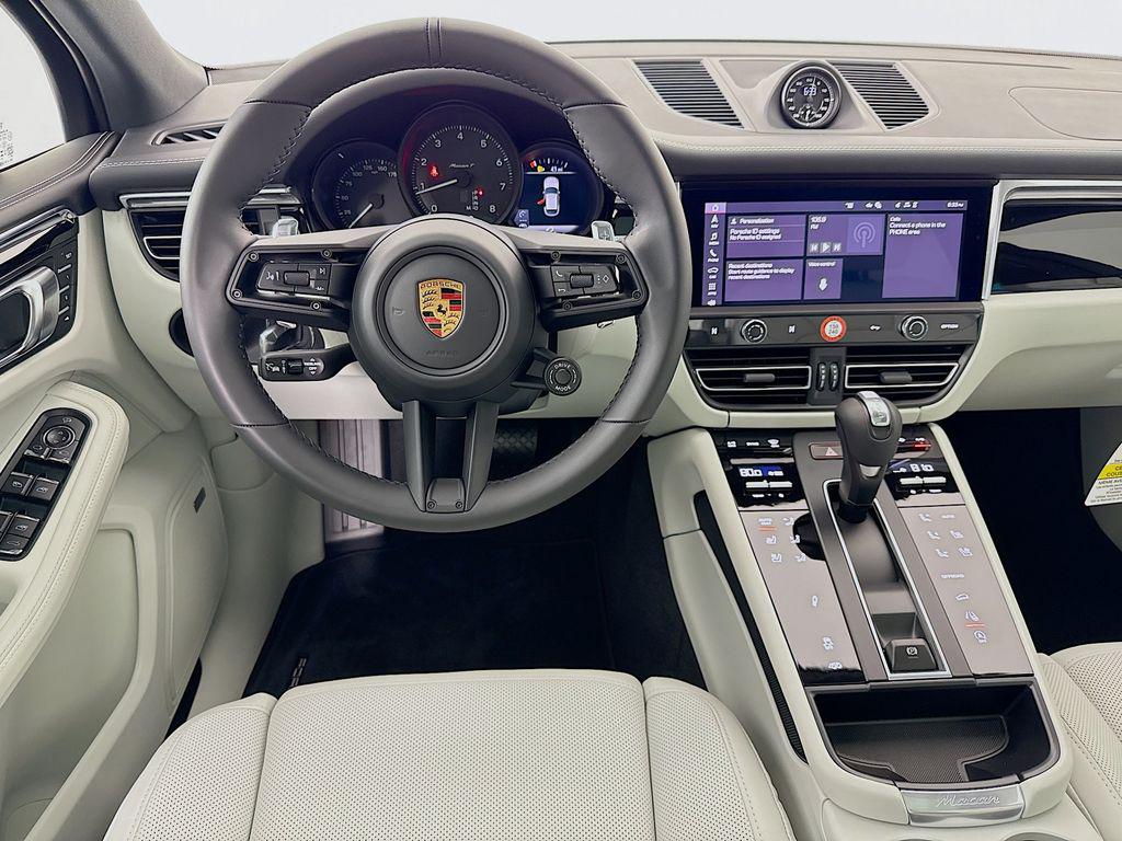 2026 Porsche MACAN — миниатюра 26