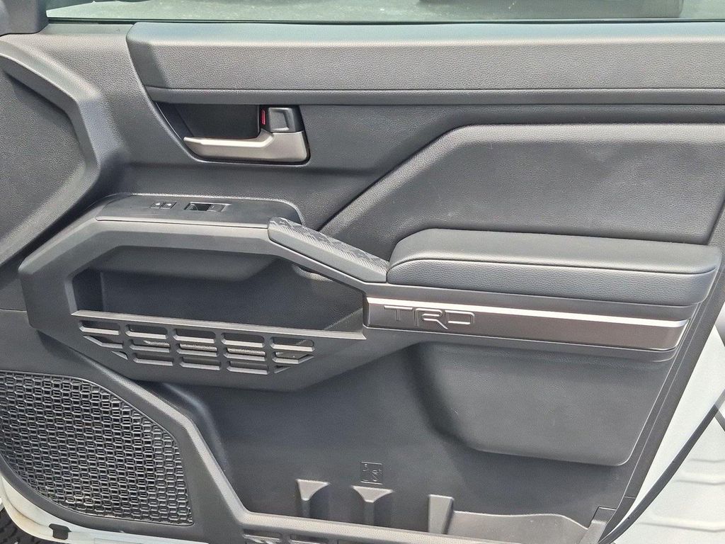 صورة مصغرة 35 لـ 2025 Toyota TACOMA TRD OFF ROAD
