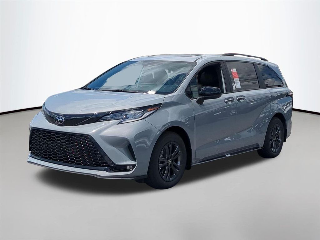 New 2026 Toyota Sienna XSE 7 Passenger