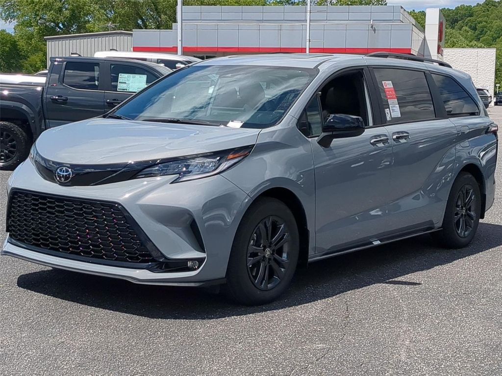 New 2026 Toyota Sienna XSE 7 Passenger