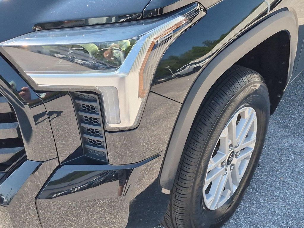 صورة مصغرة 9 لـ 2023 Toyota TUNDRA SR5
