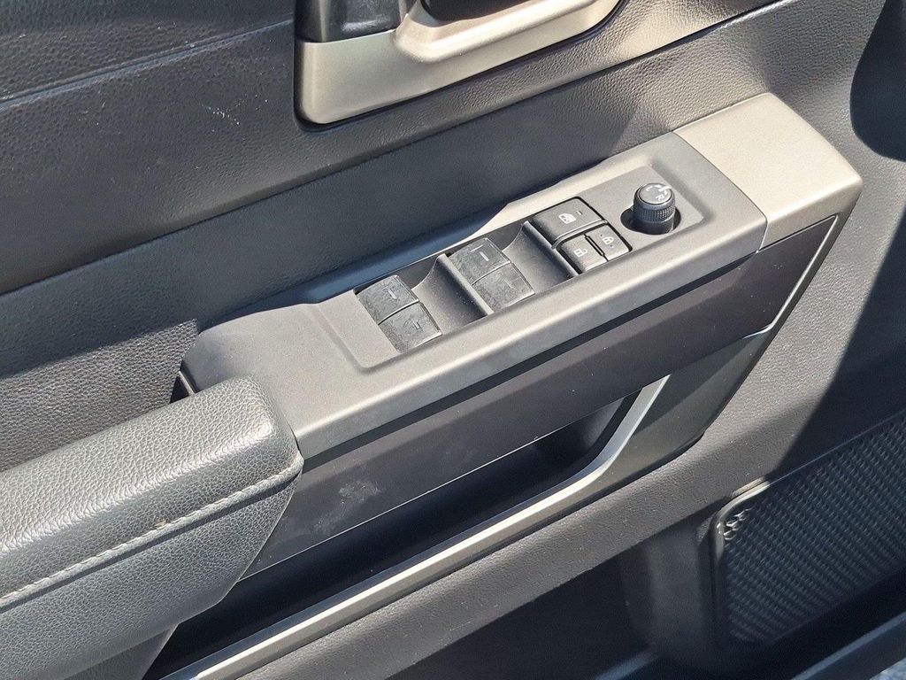 صورة مصغرة 16 لـ 2023 Toyota TUNDRA SR5