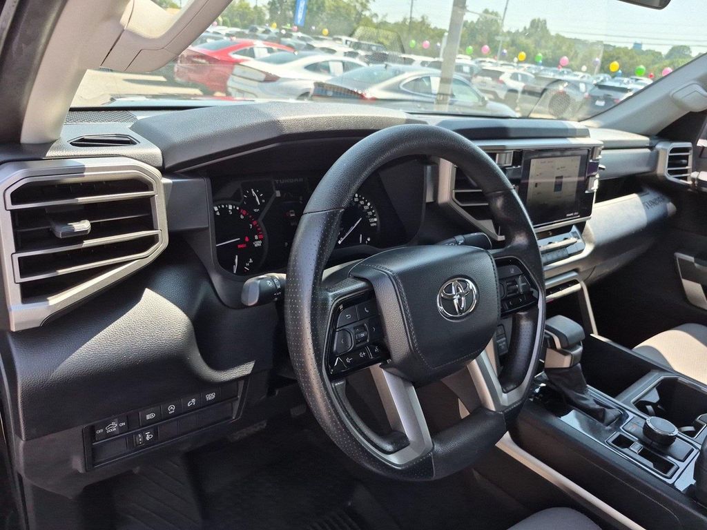 صورة مصغرة 19 لـ 2023 Toyota TUNDRA SR5