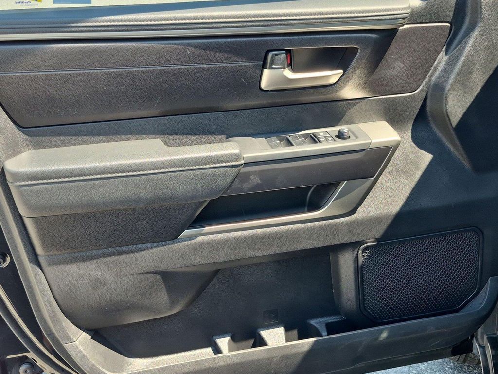 صورة مصغرة 15 لـ 2023 Toyota TUNDRA SR5